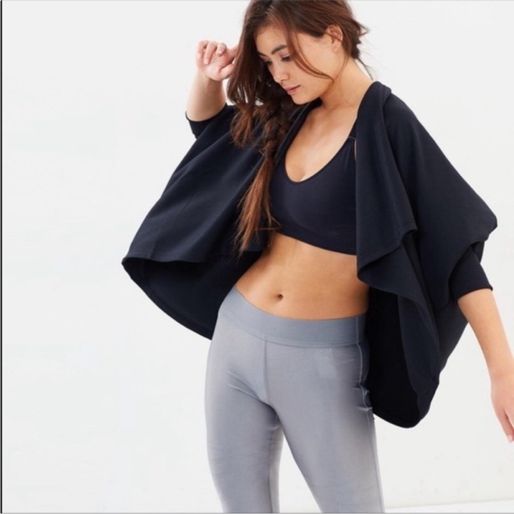 Adidas Black Wanderlust Twist-N-Turn Drape Wrap Cardigan sz XS